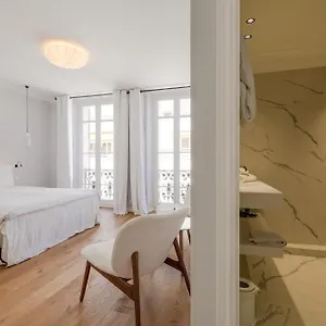 https://la-guitare-31-nice-modern-studio-in-center-of-cannes.fr-provencehotel.com