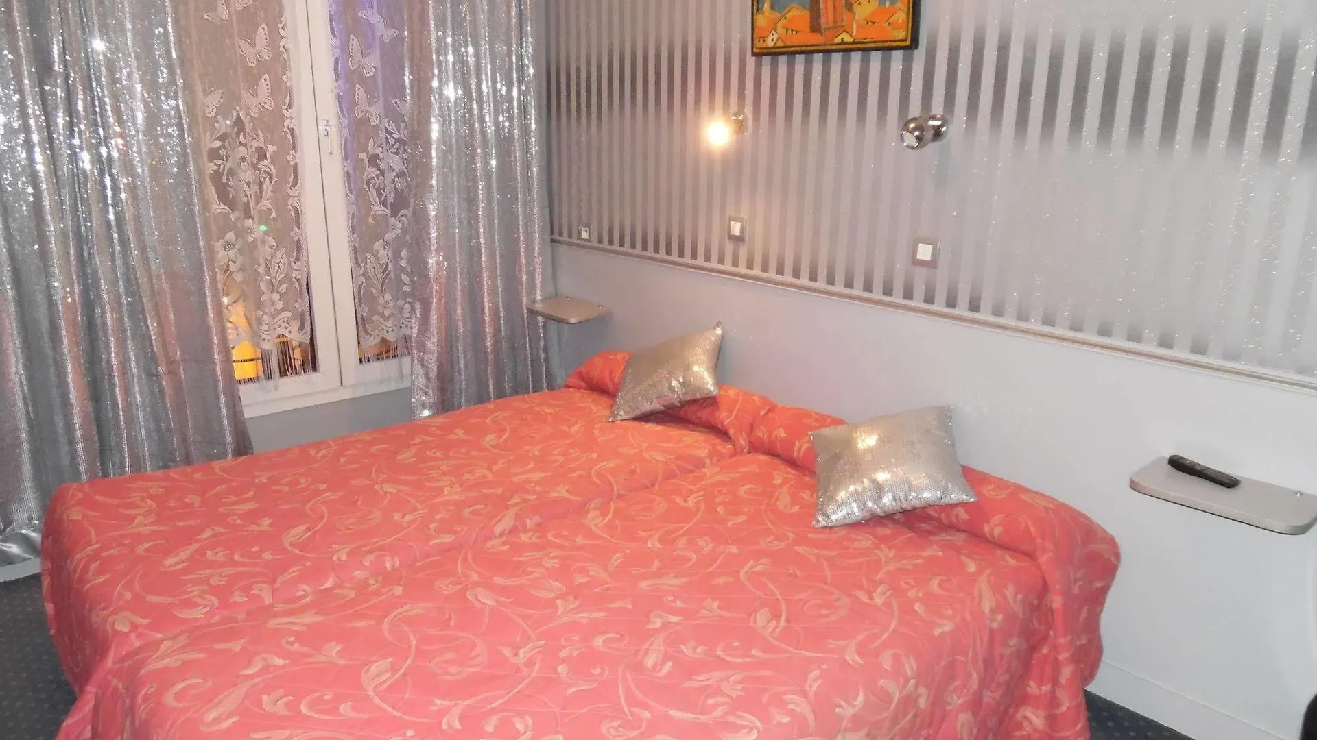 ***  Nazareth Hotel Paris France